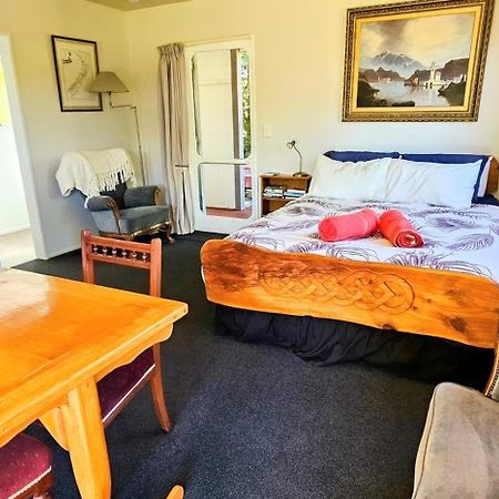 Waterwheel Cottage Upper Moutere Buitenkant foto