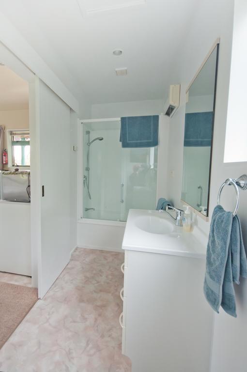 Waterwheel Cottage Upper Moutere Kamer foto